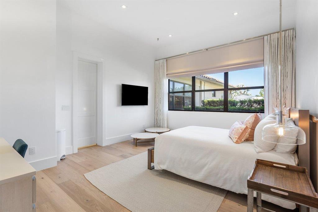 PALM BEACH POINT - Residential