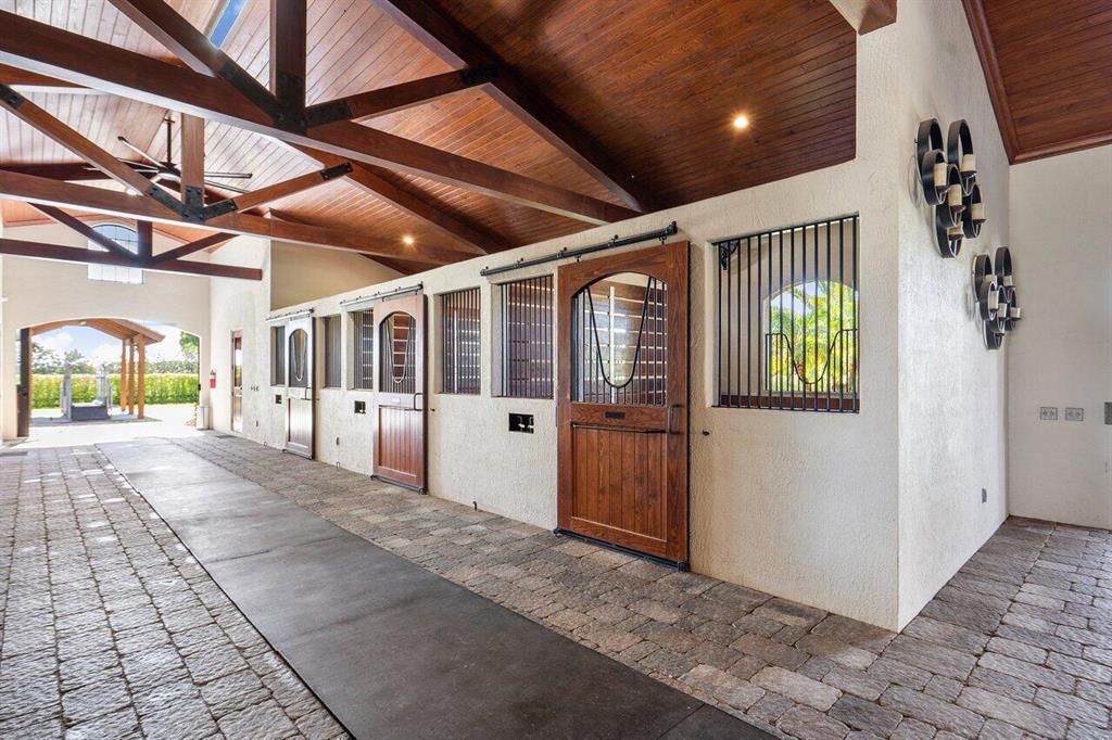 PALM BEACH POINT - Residential