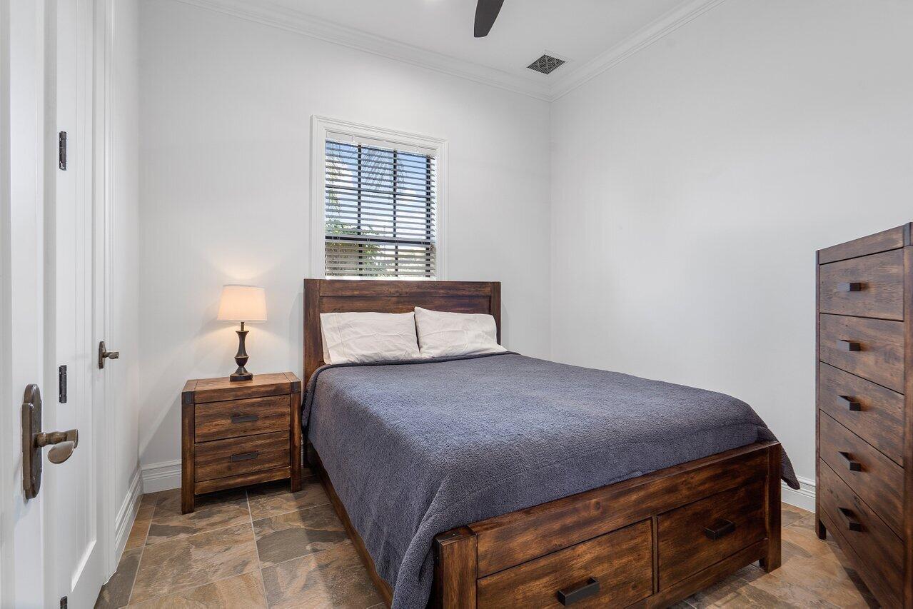 PALM BEACH POINT - Residential