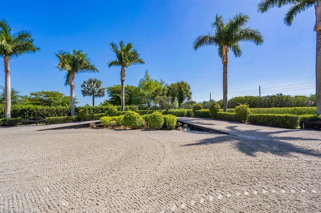 PALM BEACH POINT - Residential