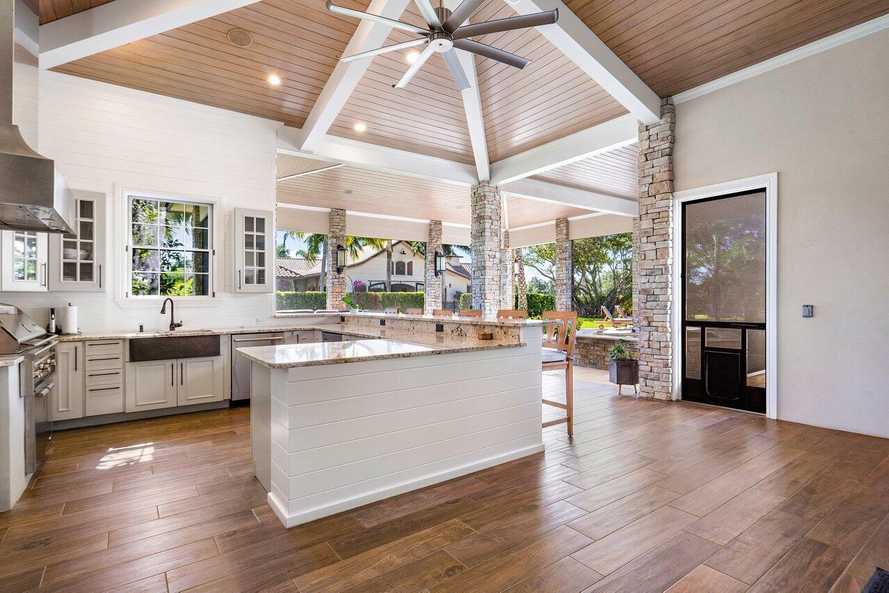 PALM BEACH POINT - Residential