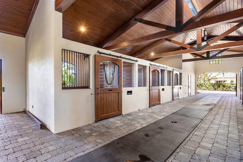 PALM BEACH POINT - Residential