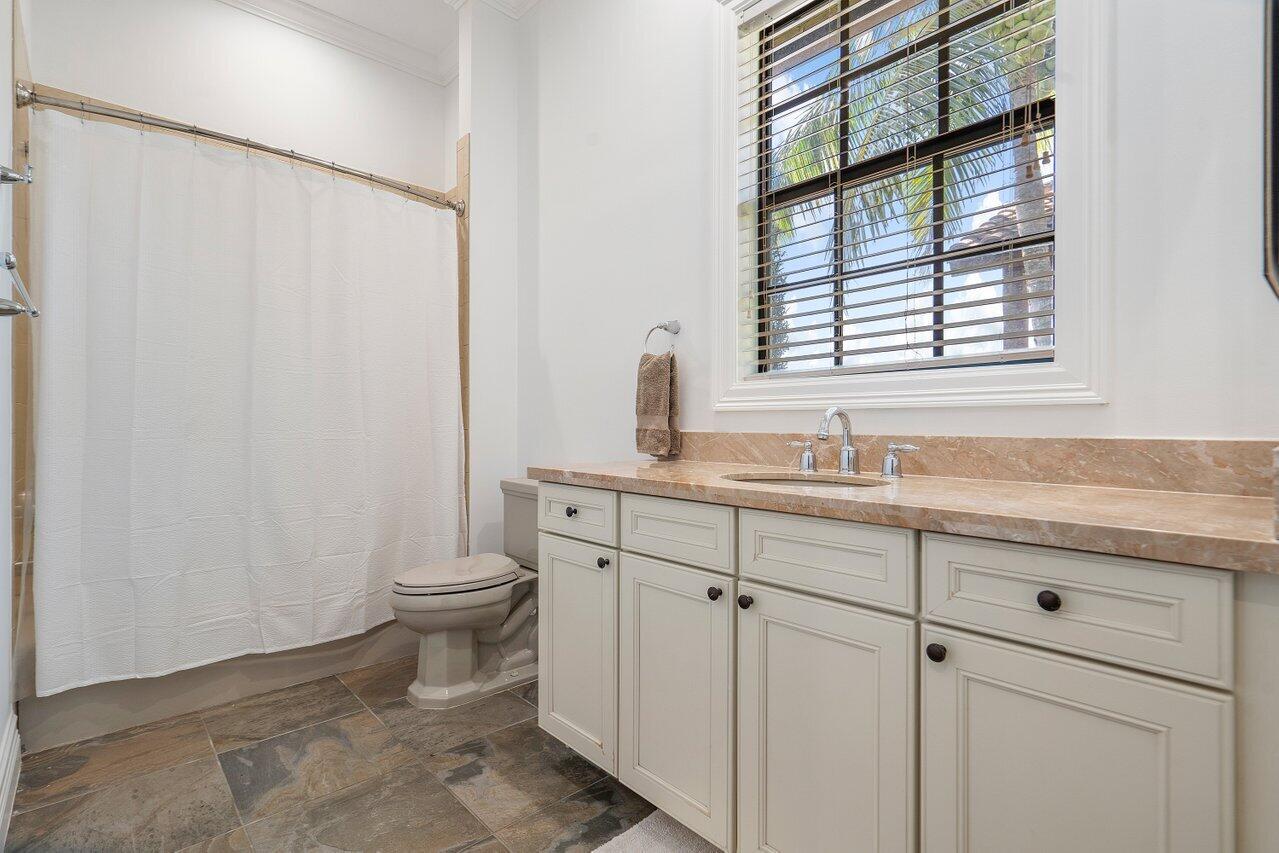 PALM BEACH POINT - Residential