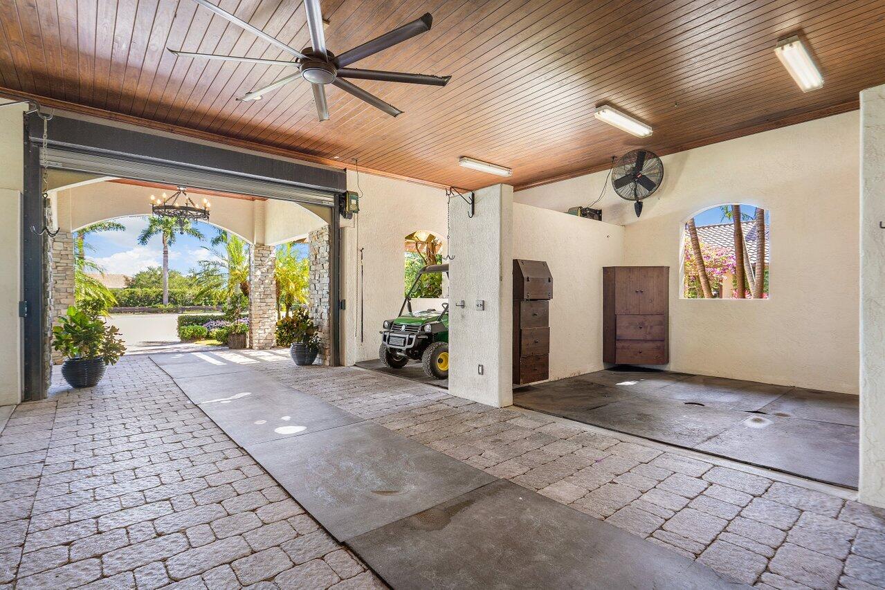 PALM BEACH POINT - Residential