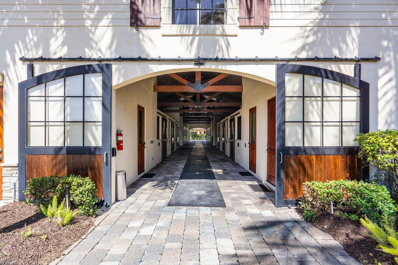 PALM BEACH POINT - Residential