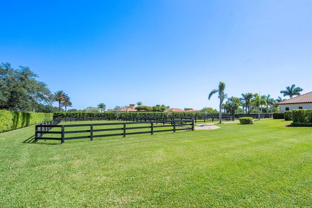 PALM BEACH POINT - Residential