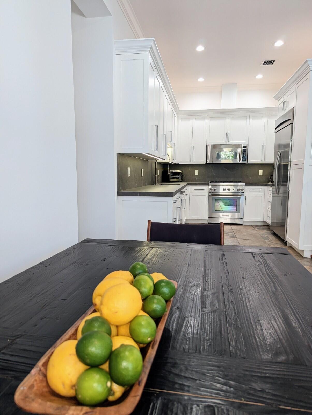 PALM BEACH POINT - Residential