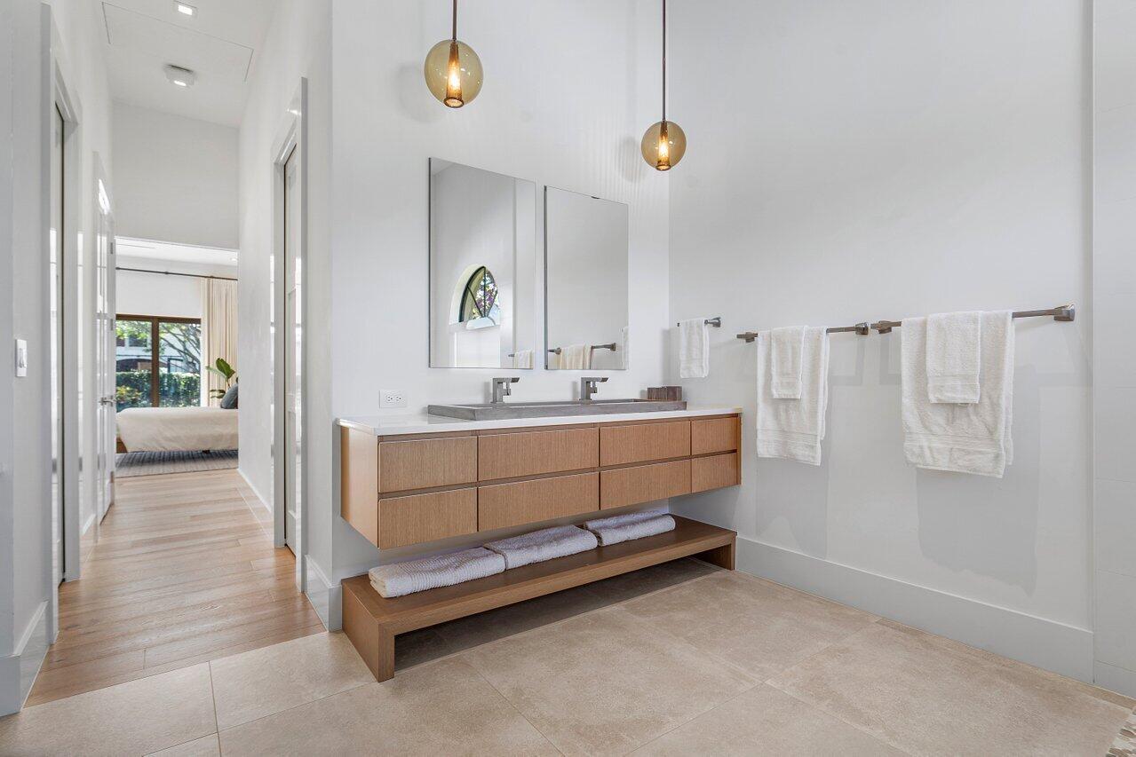 PALM BEACH POINT - Residential