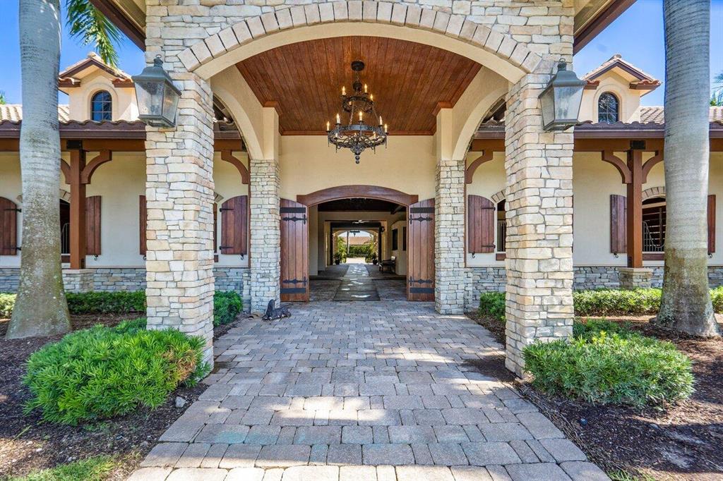 PALM BEACH POINT - Residential