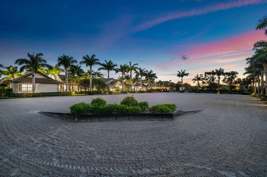 PALM BEACH POINT - Residential