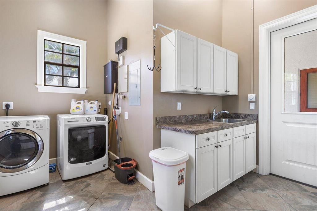 PALM BEACH POINT - Residential