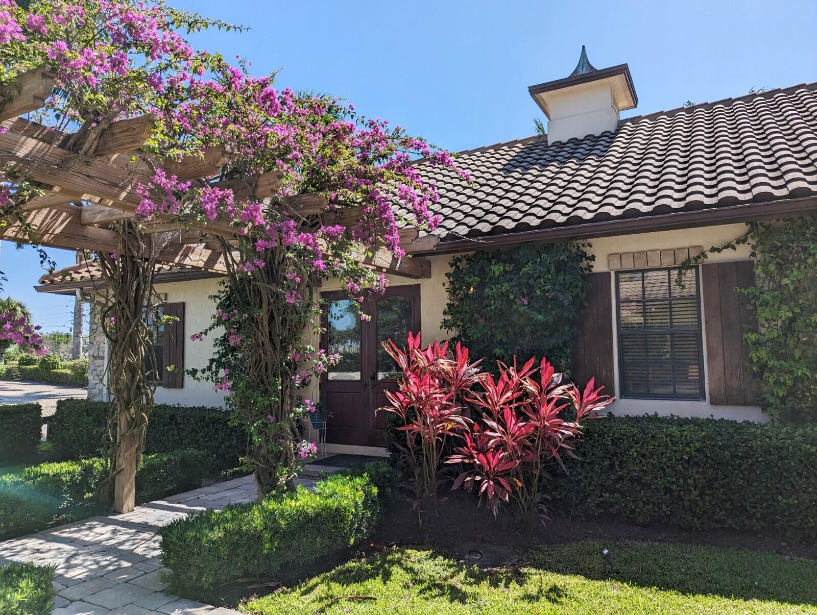 PALM BEACH POINT - Residential