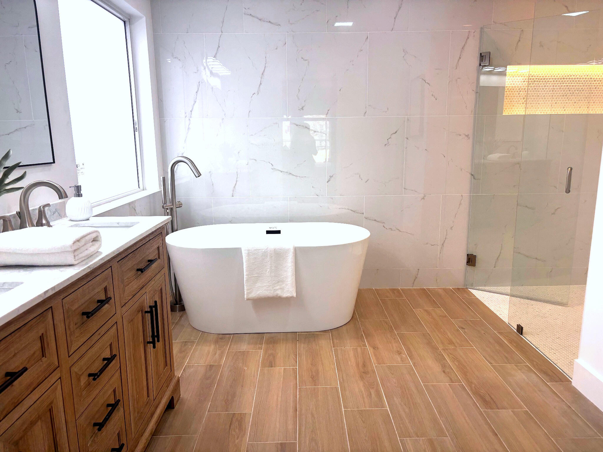 VALENCIA LAKES - Residential