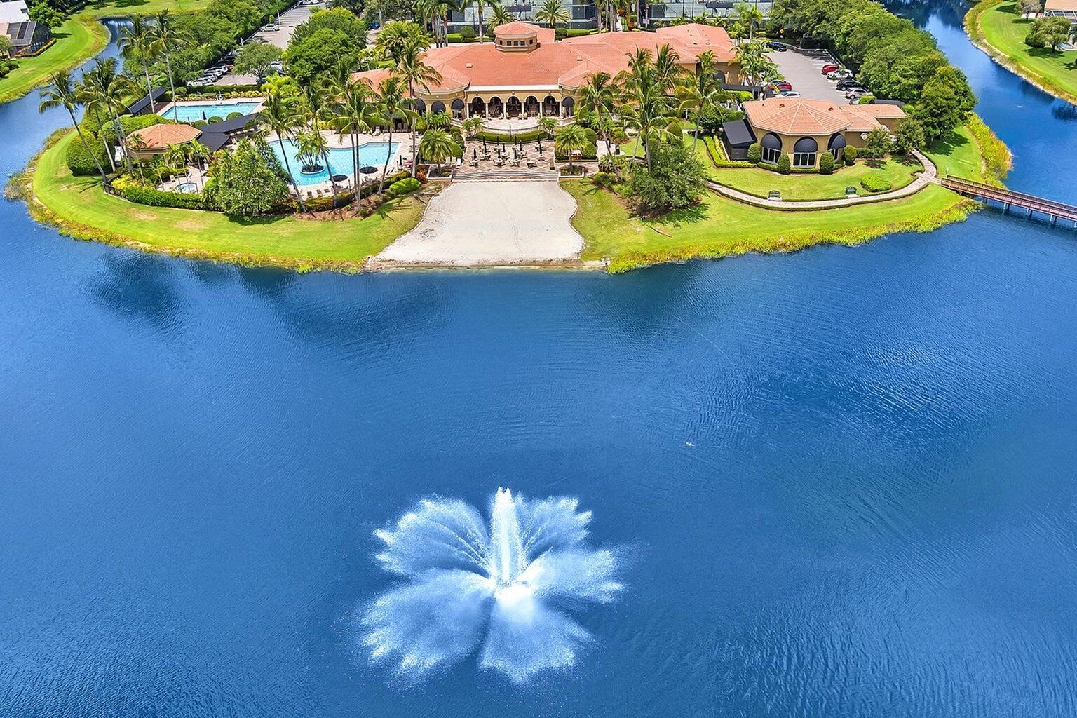 VALENCIA LAKES - Residential