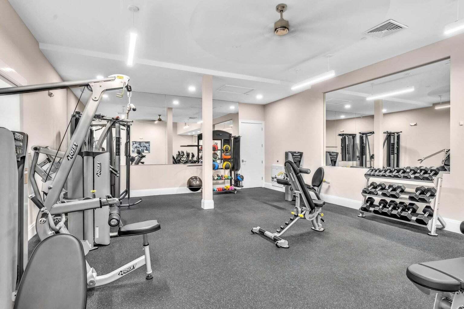 VALENCIA LAKES - Residential