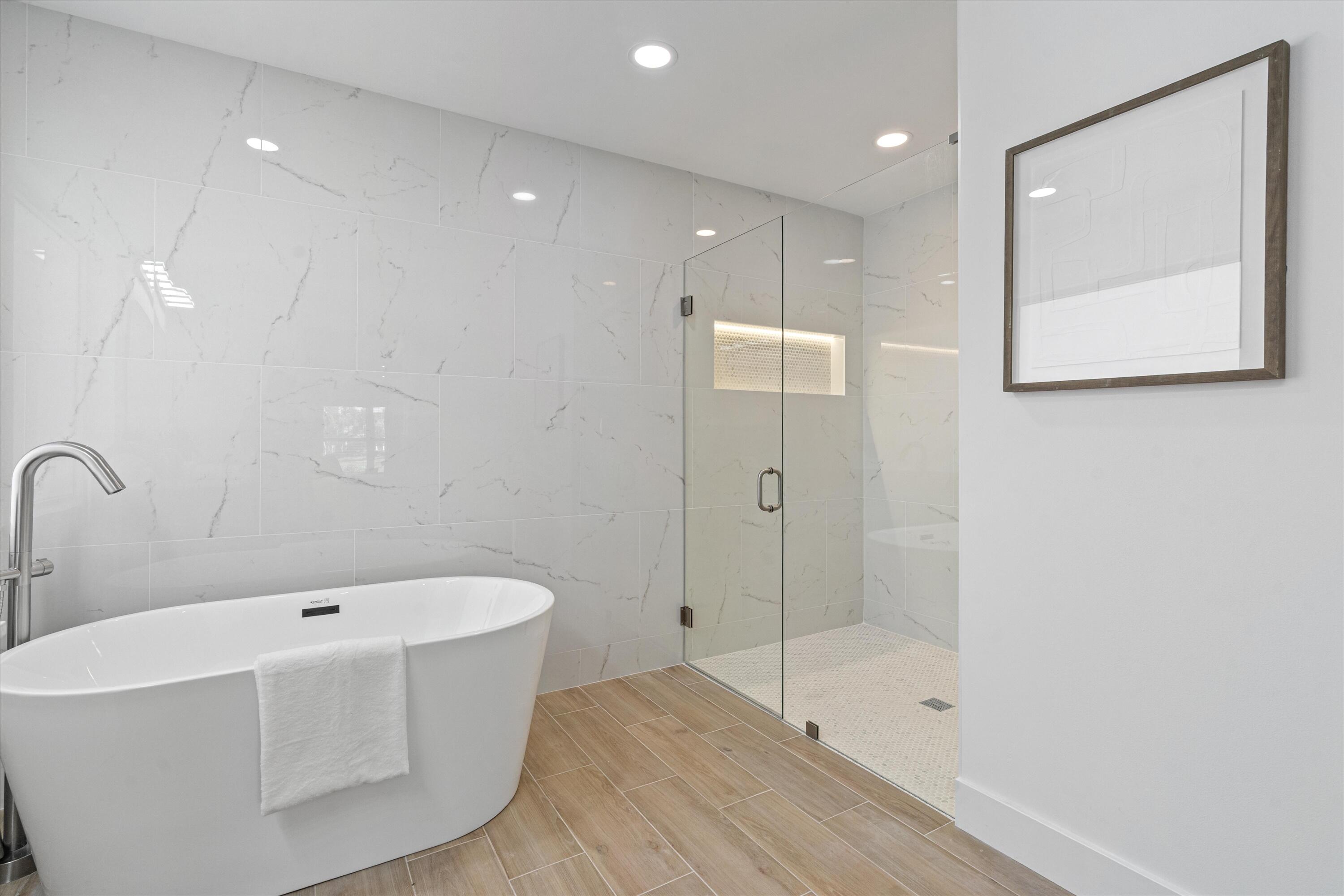 VALENCIA LAKES - Residential