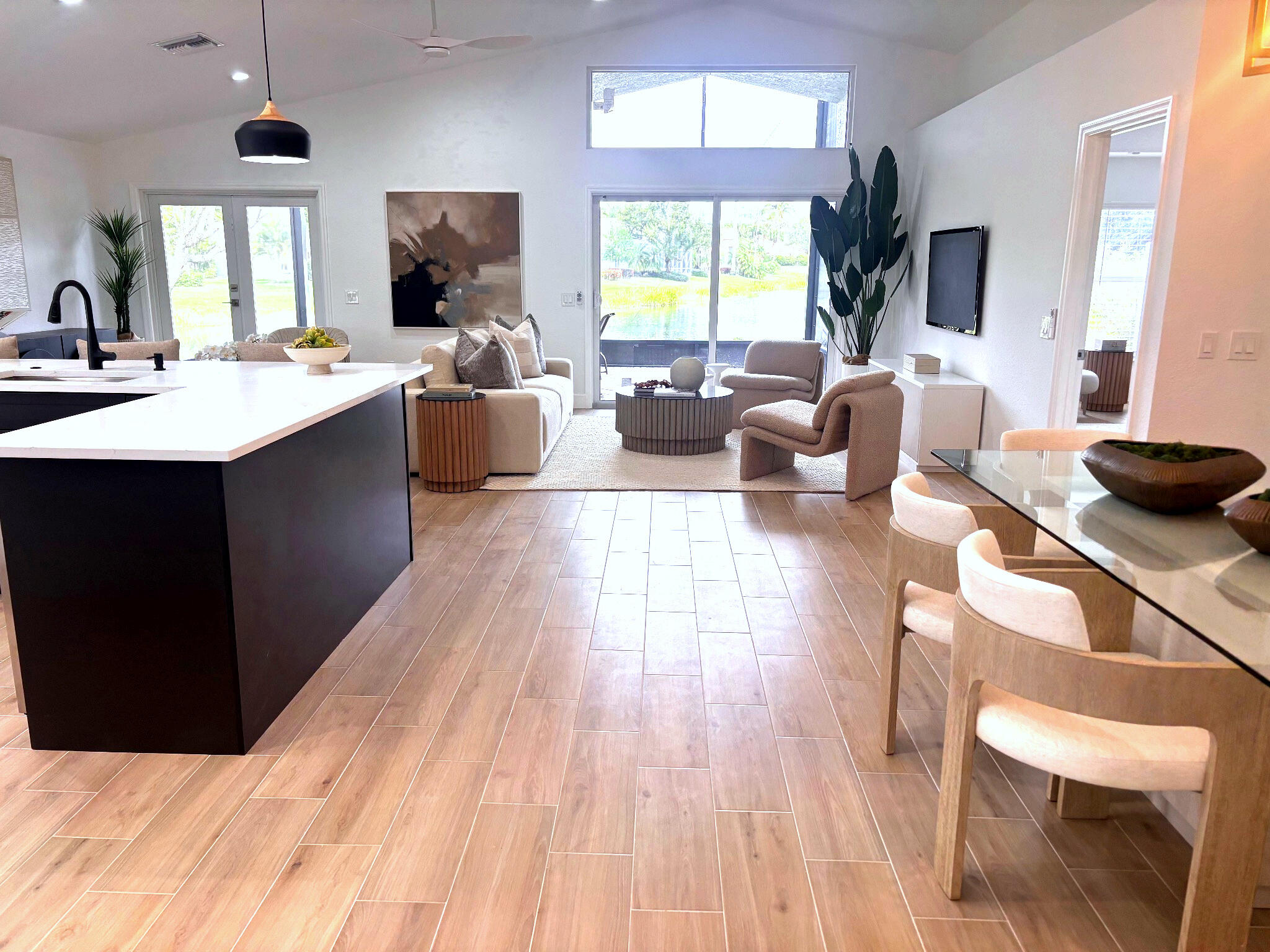 VALENCIA LAKES - Residential