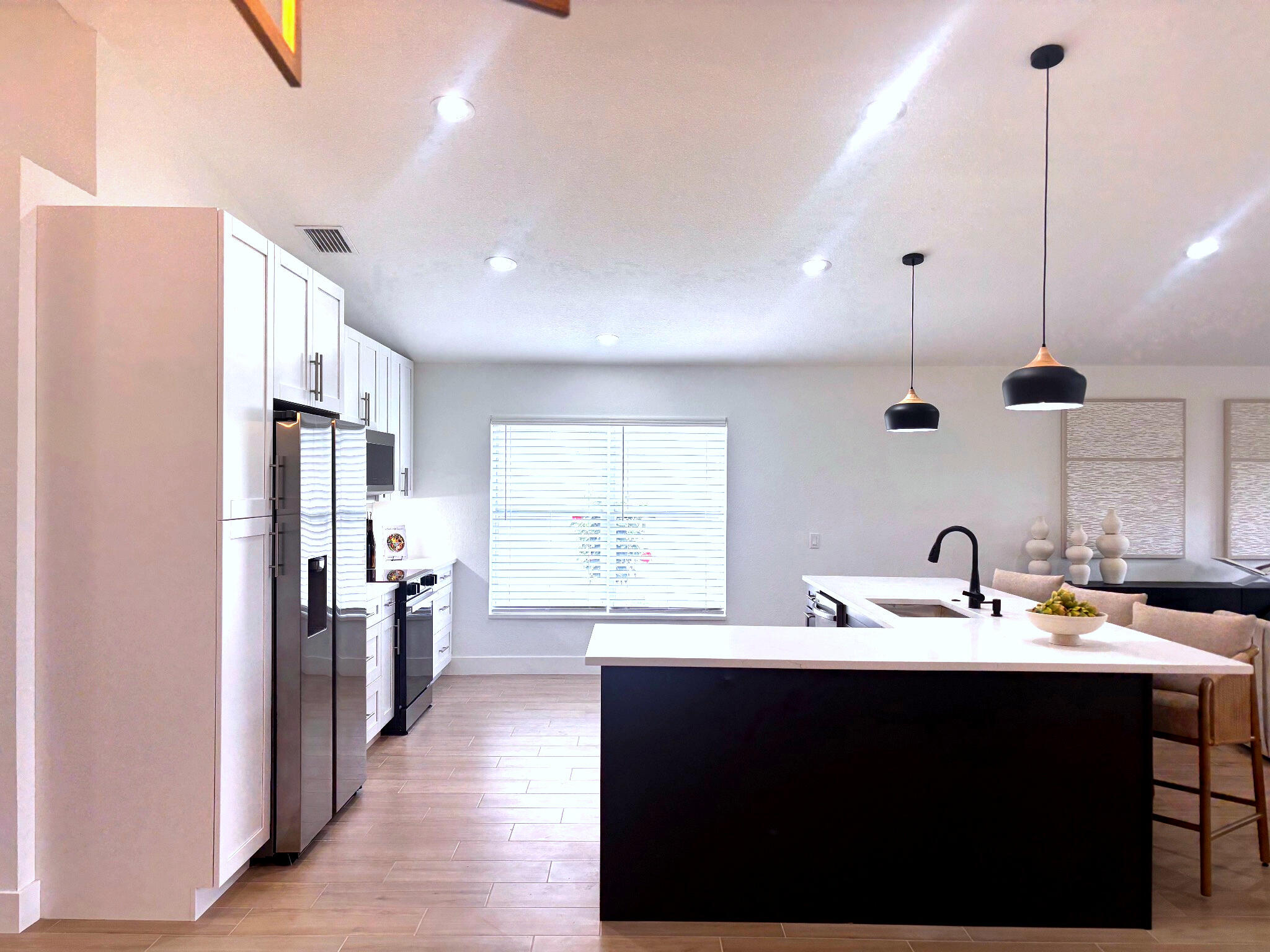 VALENCIA LAKES - Residential