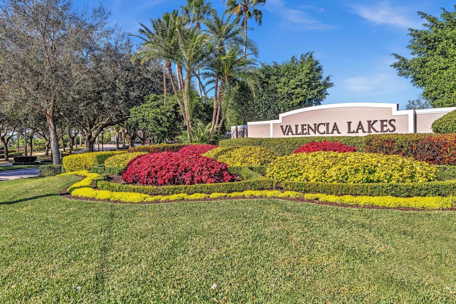 VALENCIA LAKES - Residential
