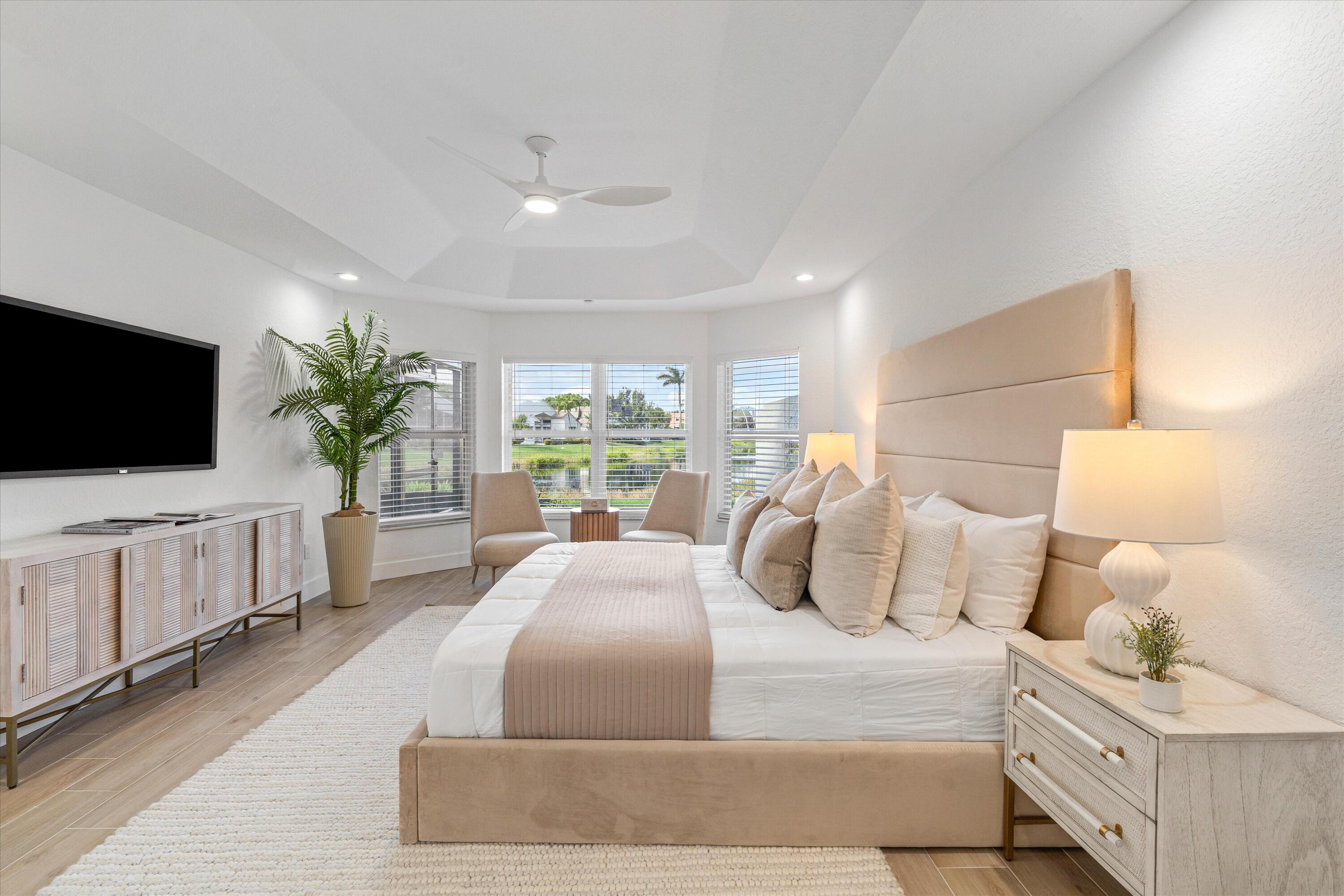 VALENCIA LAKES - Residential