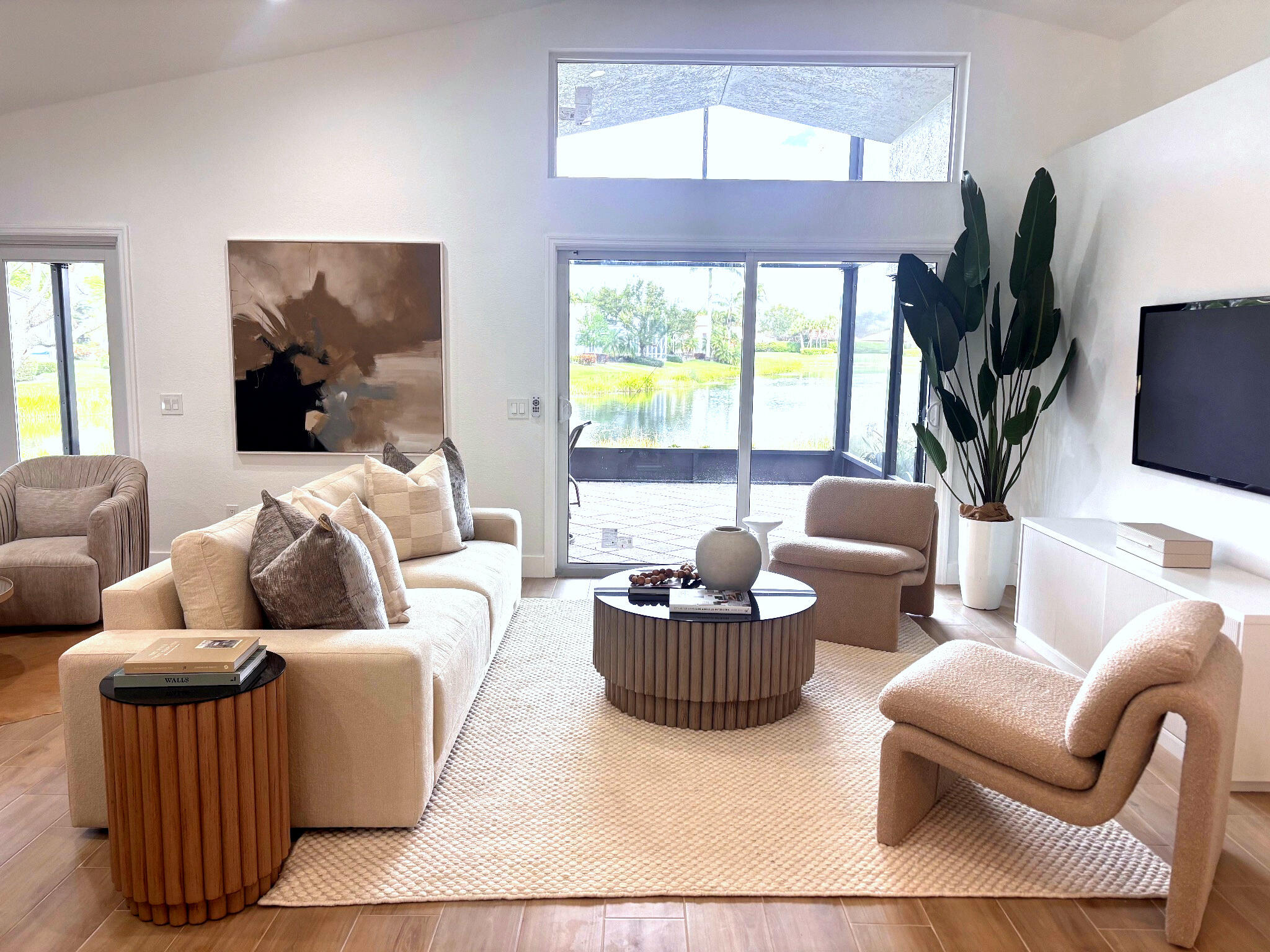 VALENCIA LAKES - Residential