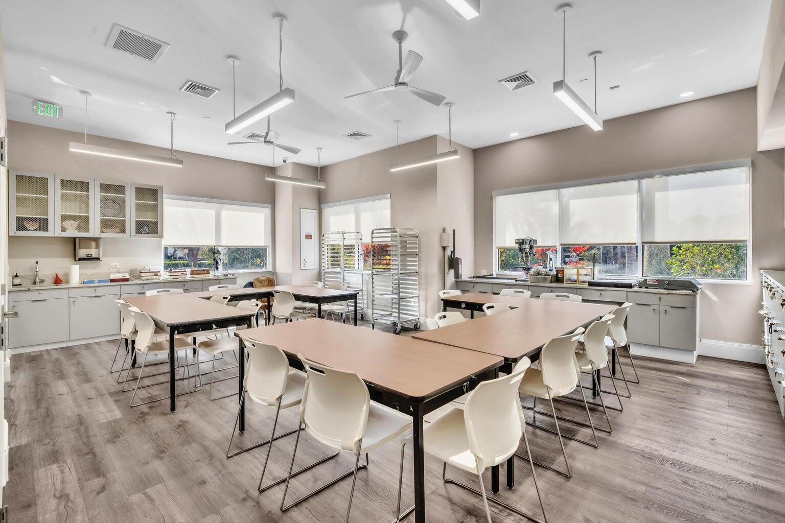 VALENCIA LAKES - Residential