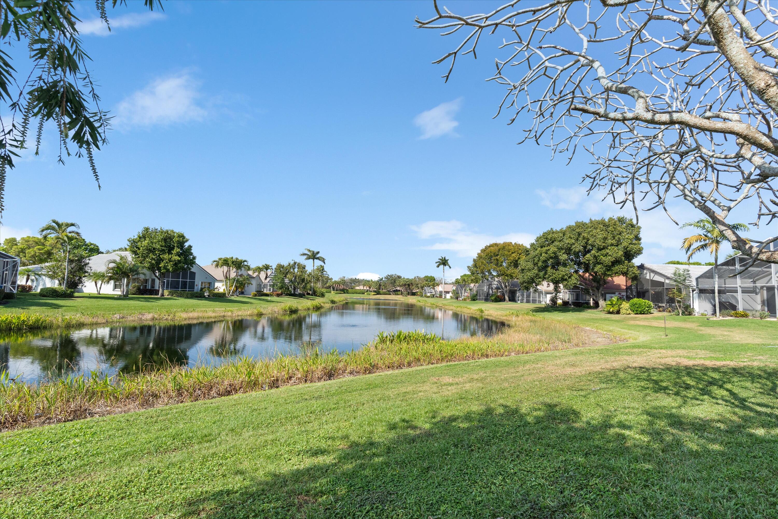 VALENCIA LAKES - Residential