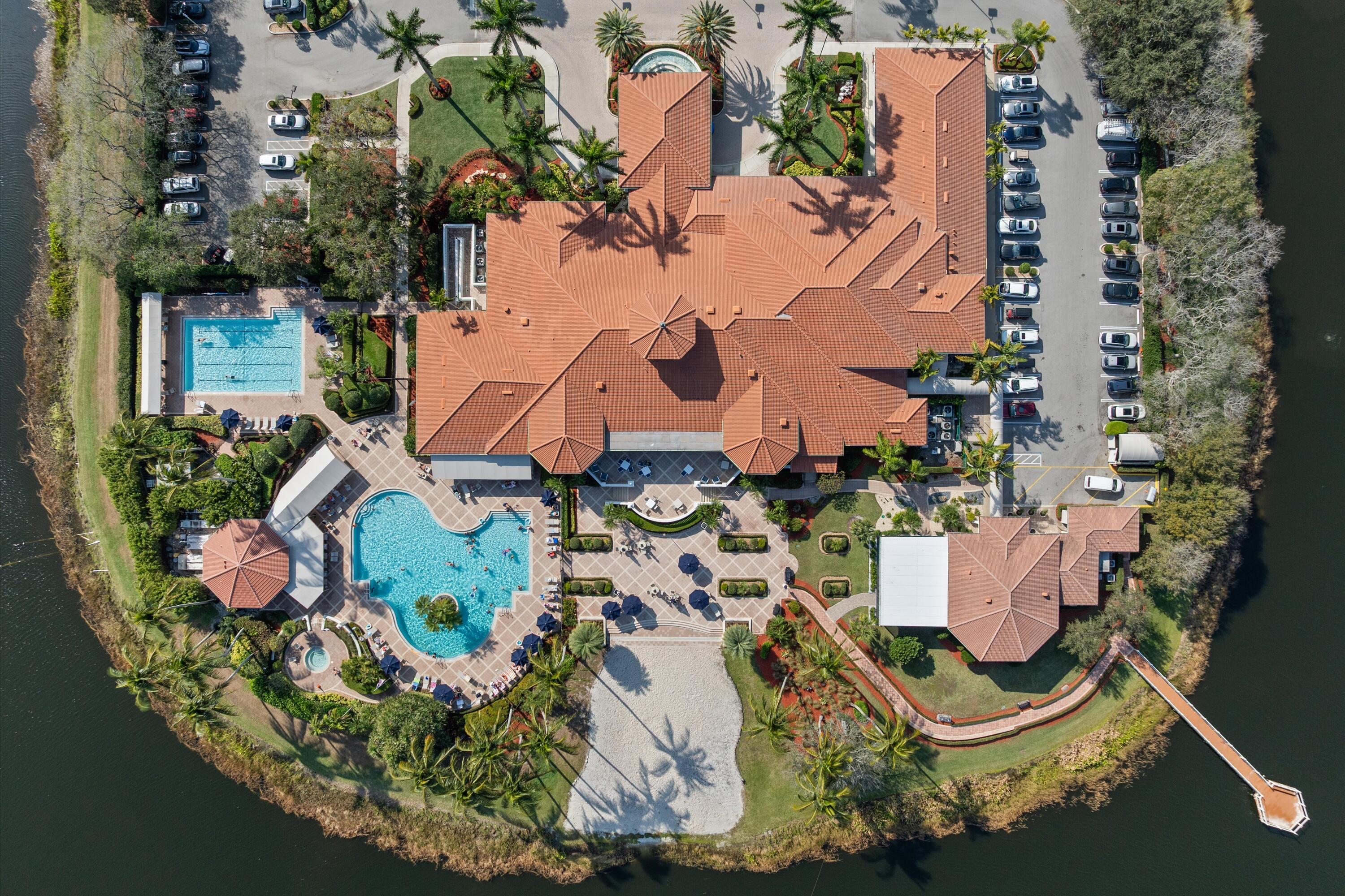 VALENCIA LAKES - Residential