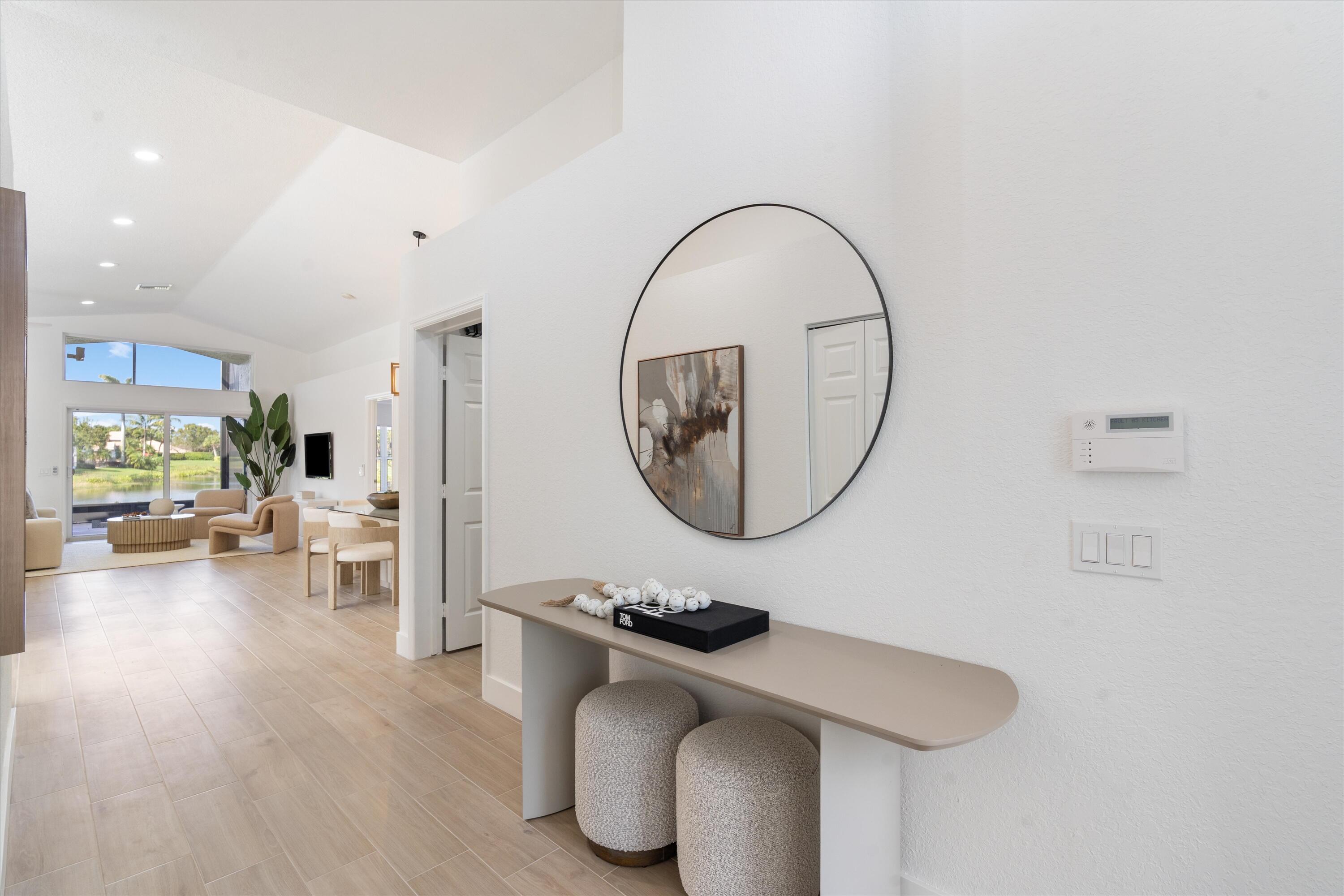 VALENCIA LAKES - Residential