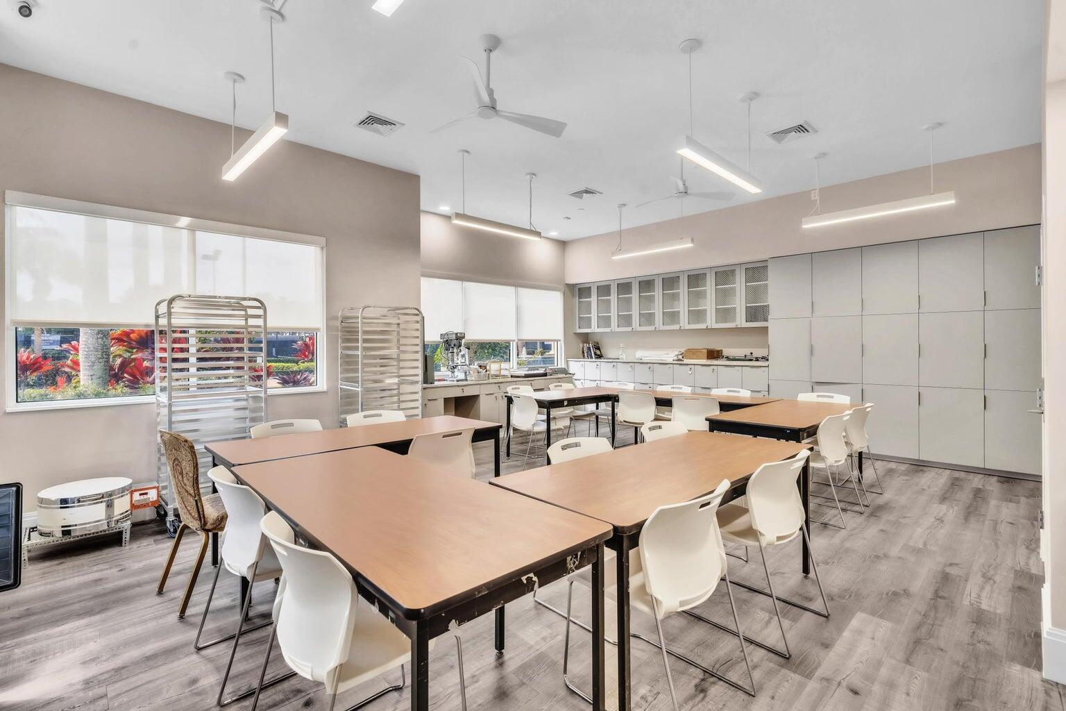 VALENCIA LAKES - Residential