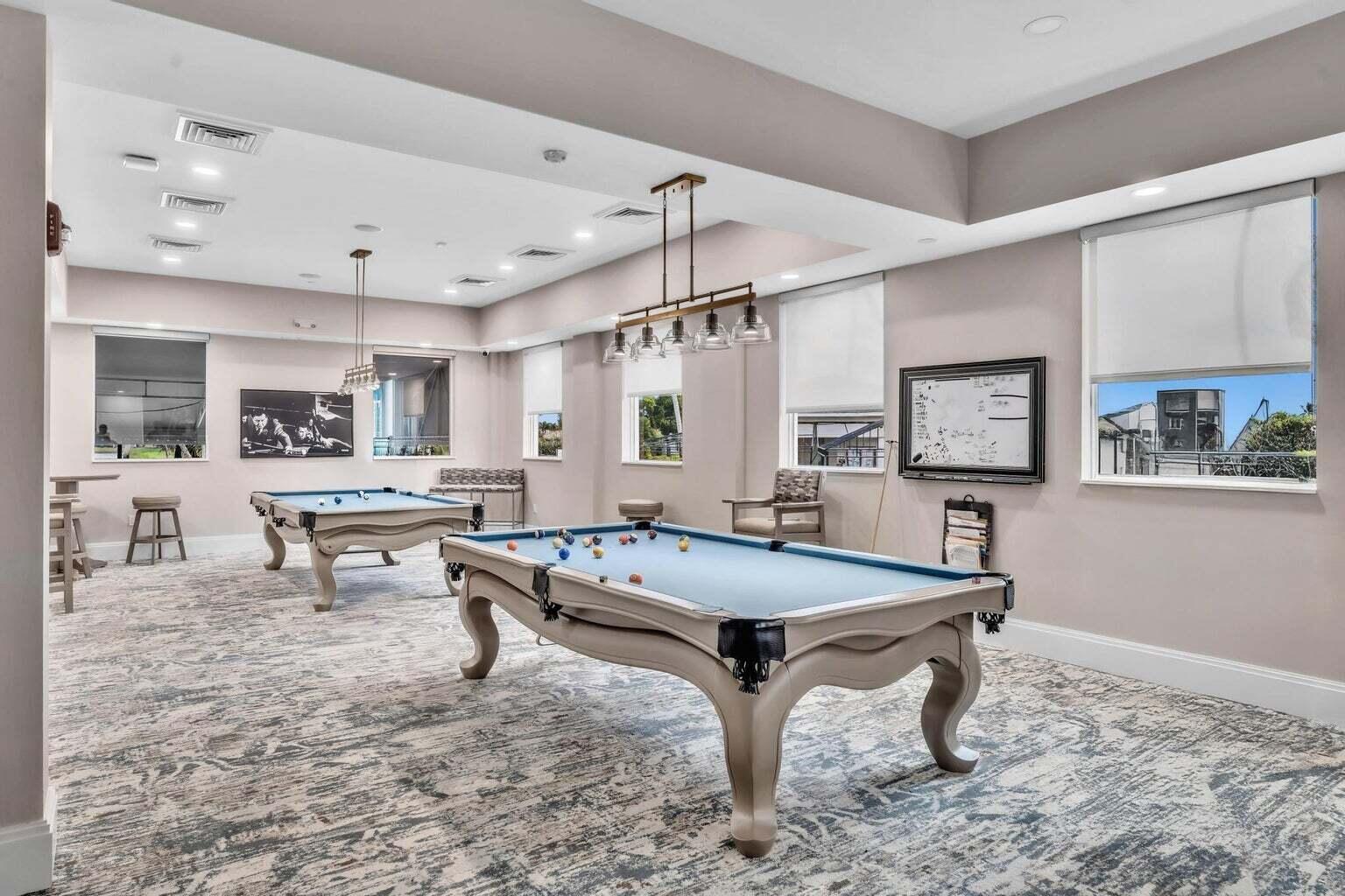 VALENCIA LAKES - Residential