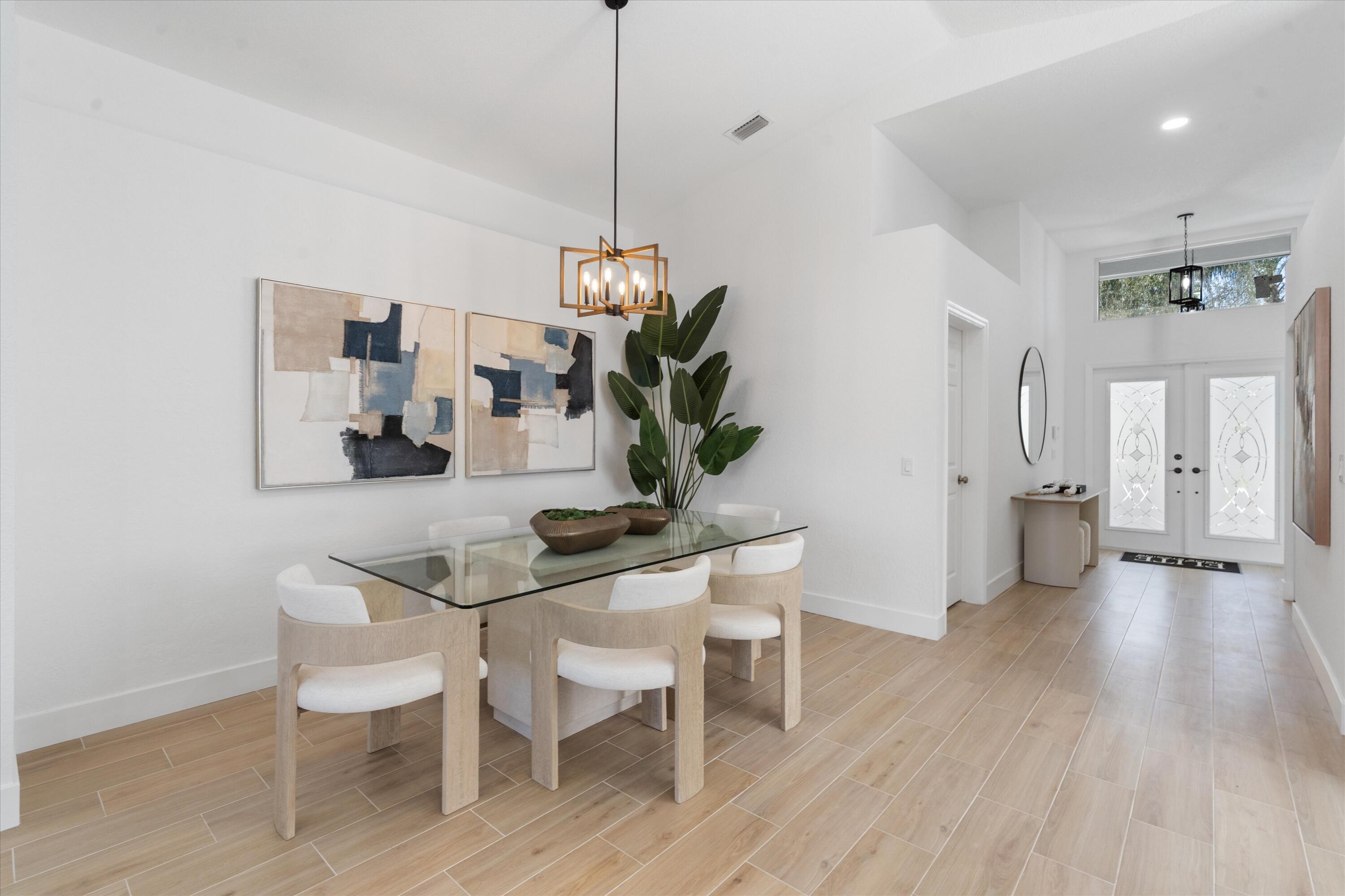 VALENCIA LAKES - Residential