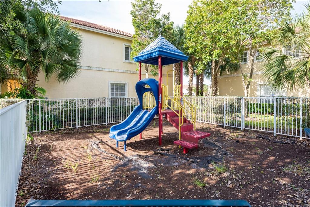 ISLES AT OAKLAND PARK - Residential