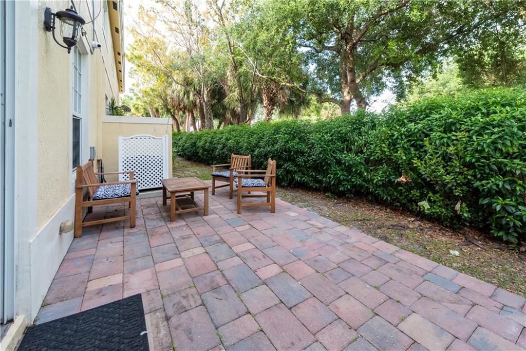 ISLES AT OAKLAND PARK - Residential