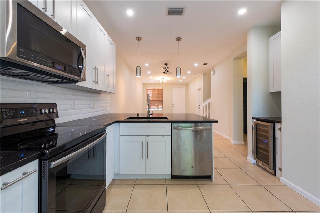 ISLES AT OAKLAND PARK - Residential