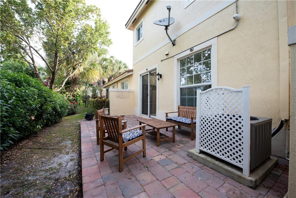 ISLES AT OAKLAND PARK - Residential