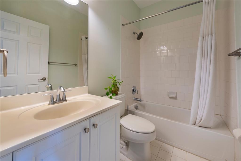 ISLES AT OAKLAND PARK - Residential