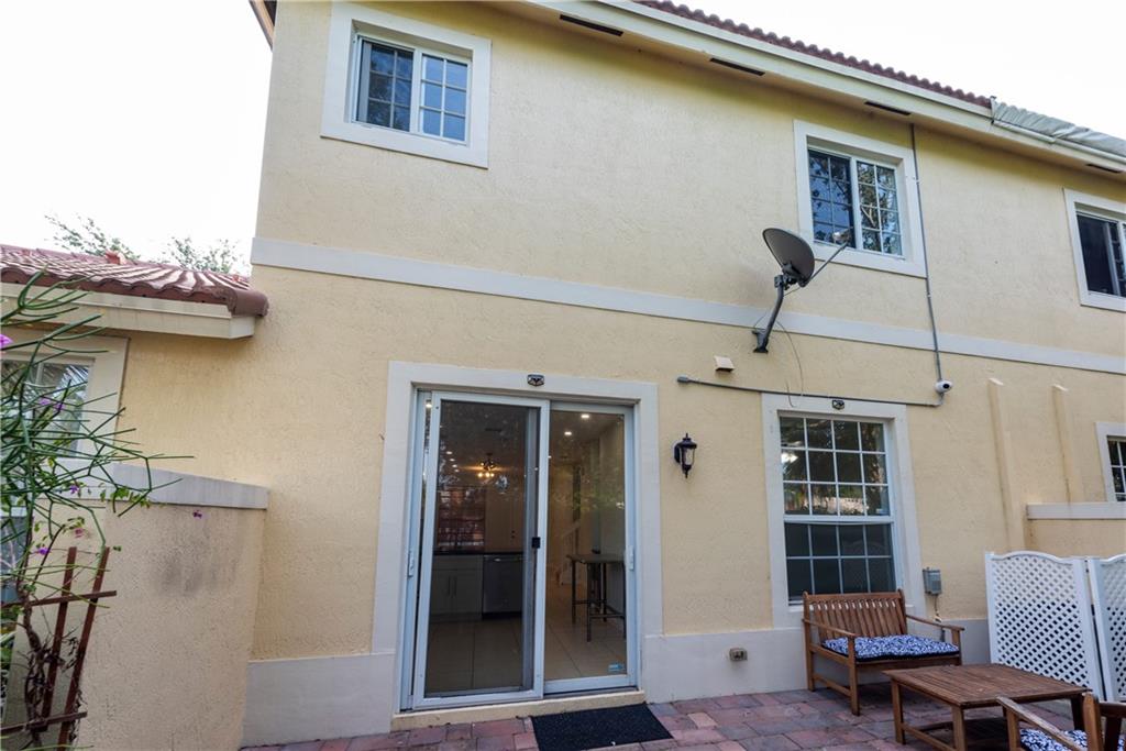 ISLES AT OAKLAND PARK - Residential