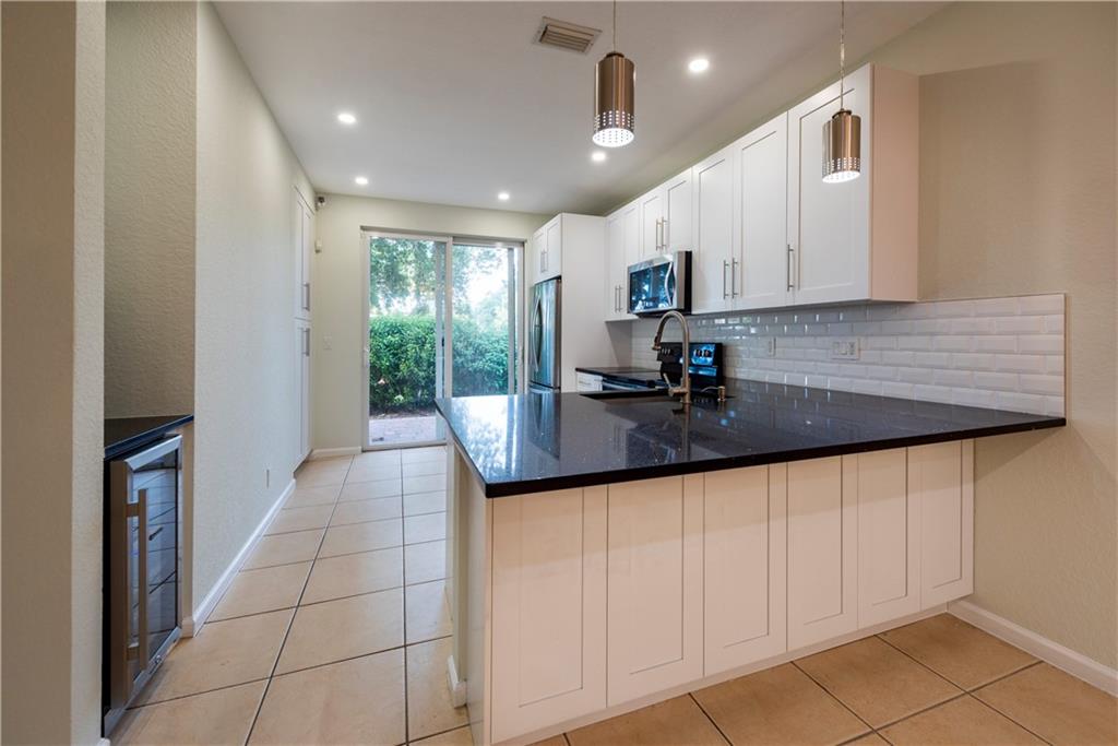 ISLES AT OAKLAND PARK - Residential