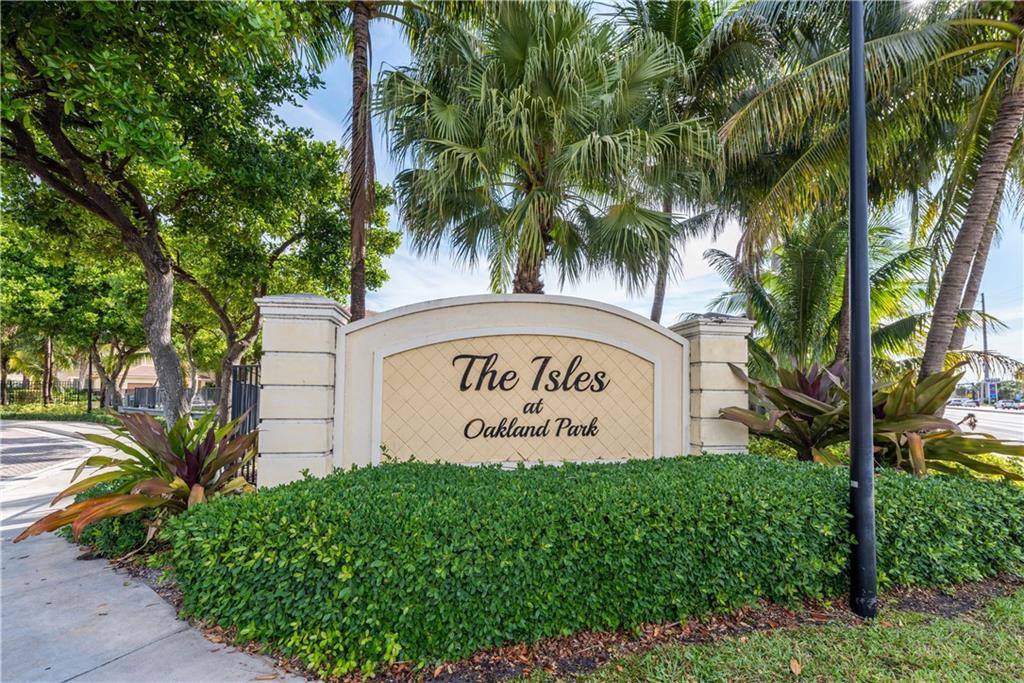 ISLES AT OAKLAND PARK - Residential