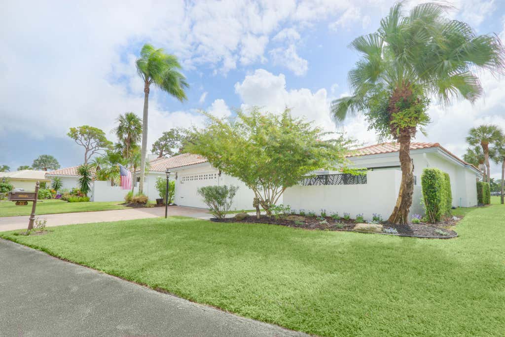 Photo of 51 Woods Lane #51-Vi, Boynton Beach, FL 33436 (MLS # R11036198)