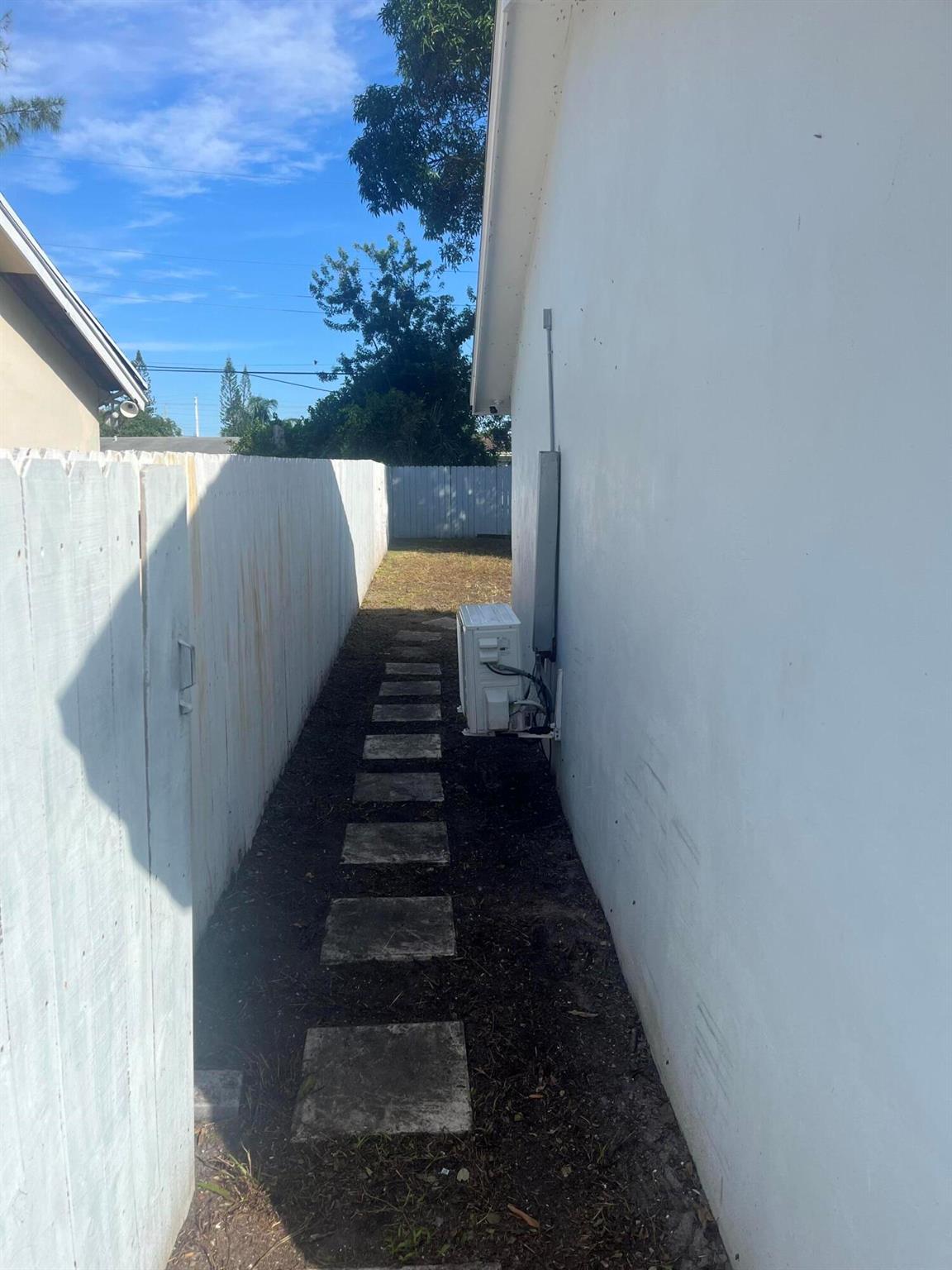 MANGONIA HILLS - Residential