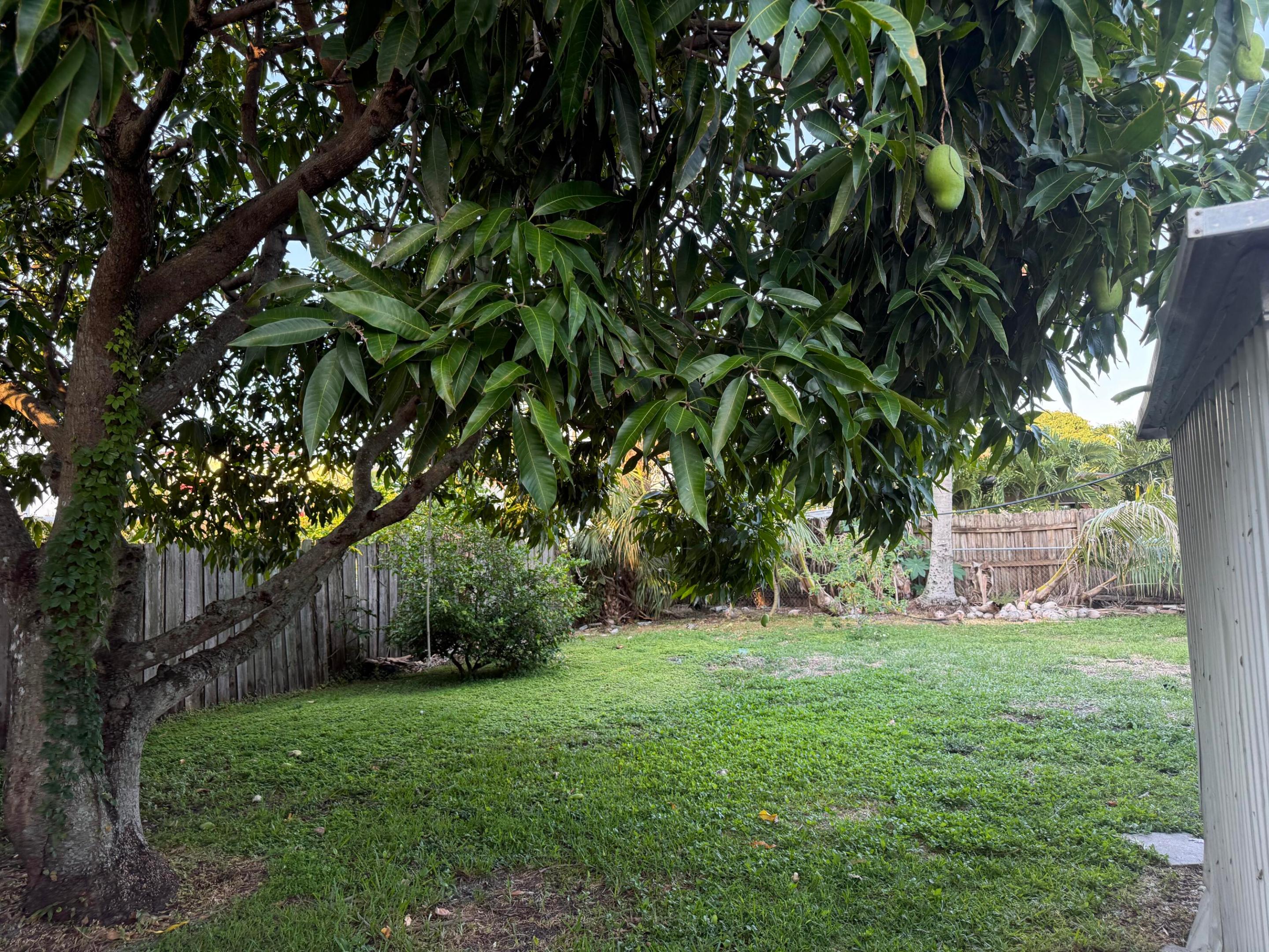 KNOTTY PINE ACRES - Residential