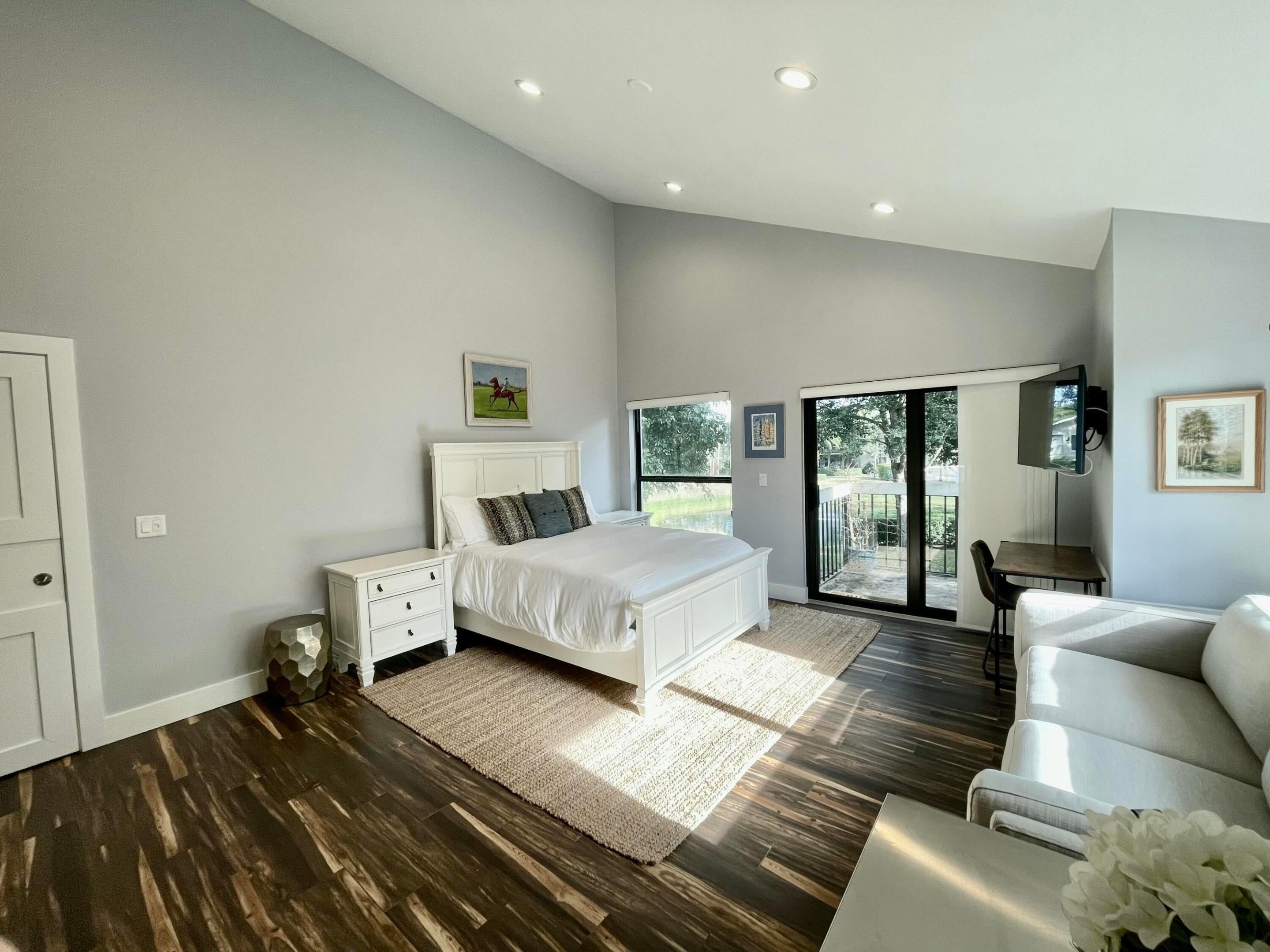 Properties 11863 Wimbledon Circle 547