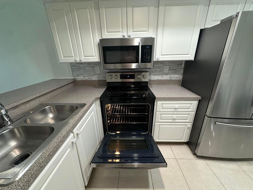 Updated condo, with pool view very clean and roomy. Newer appliances, lots of storage, including a storage unit outside the unit. Full size Washer
& Dryer In the unit. You can relax in the screened balcony overlooking the pool as you relax at the end of the day. Great Location! This Condo has a privileged
location with easy access to 95, only a few minutes to the Beach and Downtown Delray! Not to mention a short distance to shops, restaurants, and
supermarkets. HOA includes water, trash and sewer only