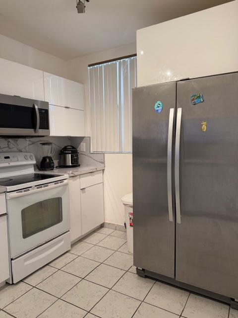 GREENGLADES CONDO IV - Residential