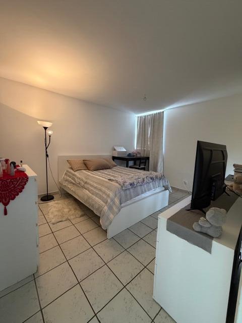 GREENGLADES CONDO IV - Residential