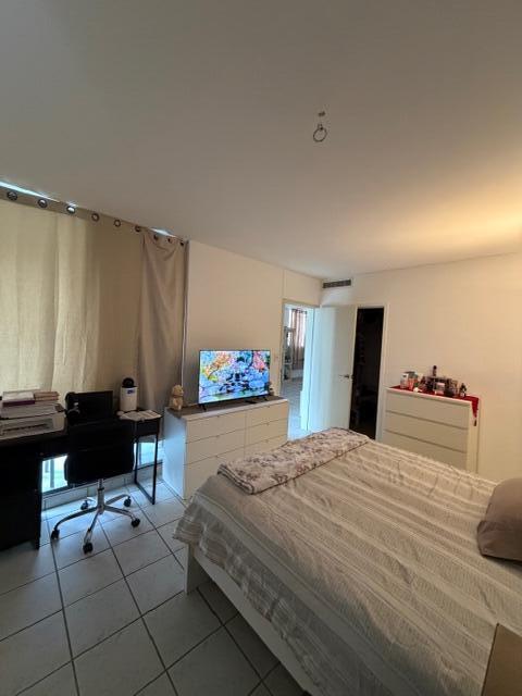 GREENGLADES CONDO IV - Residential