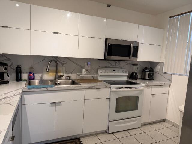 GREENGLADES CONDO IV - Residential