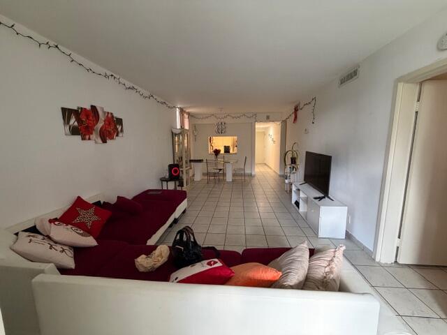 GREENGLADES CONDO IV - Residential